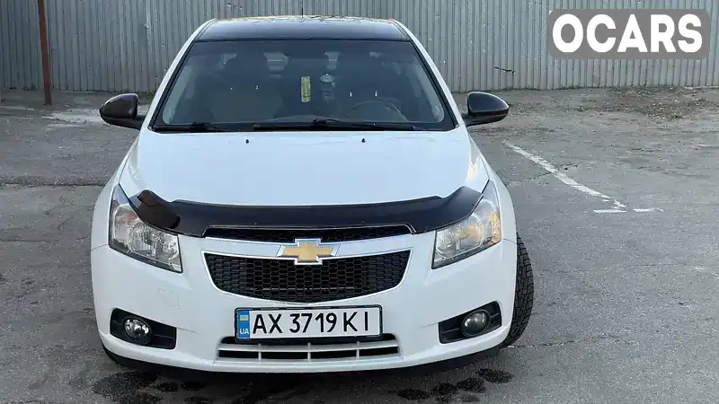 Седан Chevrolet Cruze 2011 1.8 л. Ручна / Механіка обл. Харківська, Харків - Фото 1/13