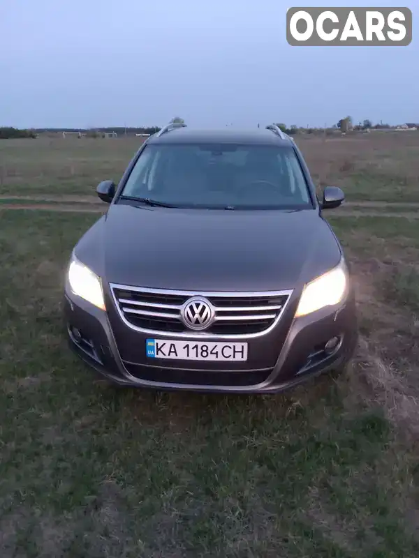 Внедорожник / Кроссовер Volkswagen Tiguan 2010 1.98 л. Автомат обл. Киевская, Бровары - Фото 1/21