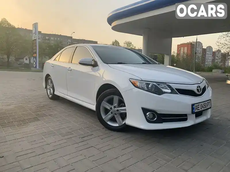 Седан Toyota Camry 2014 2.49 л. Автомат обл. Днепропетровская, Днепр (Днепропетровск) - Фото 1/19