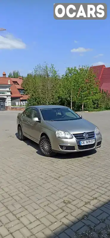 Седан Volkswagen Jetta 2009 1.6 л. Ручна / Механіка обл. Чернівецька, Чернівці - Фото 1/21