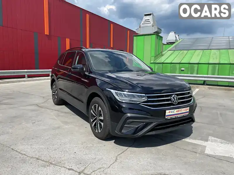 Позашляховик / Кросовер Volkswagen Tiguan 2023 2 л. Автомат обл. Київська, Київ - Фото 1/16