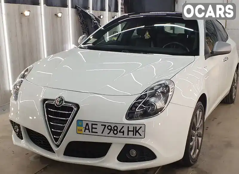 Хэтчбек Alfa Romeo Giulietta 2013 1.4 л. Автомат обл. Днепропетровская, Днепр (Днепропетровск) - Фото 1/18