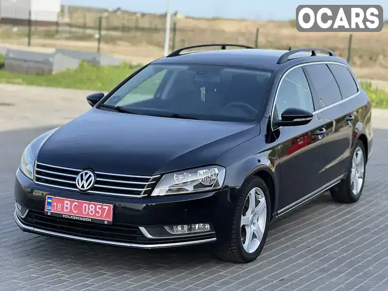 Универсал Volkswagen Passat 2013 2 л. Автомат обл. Ровенская, Ровно - Фото 1/21