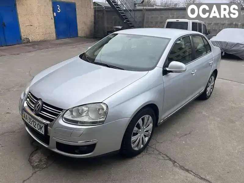 Седан Volkswagen Jetta 2008 1.6 л. Автомат обл. Київська, Київ - Фото 1/9