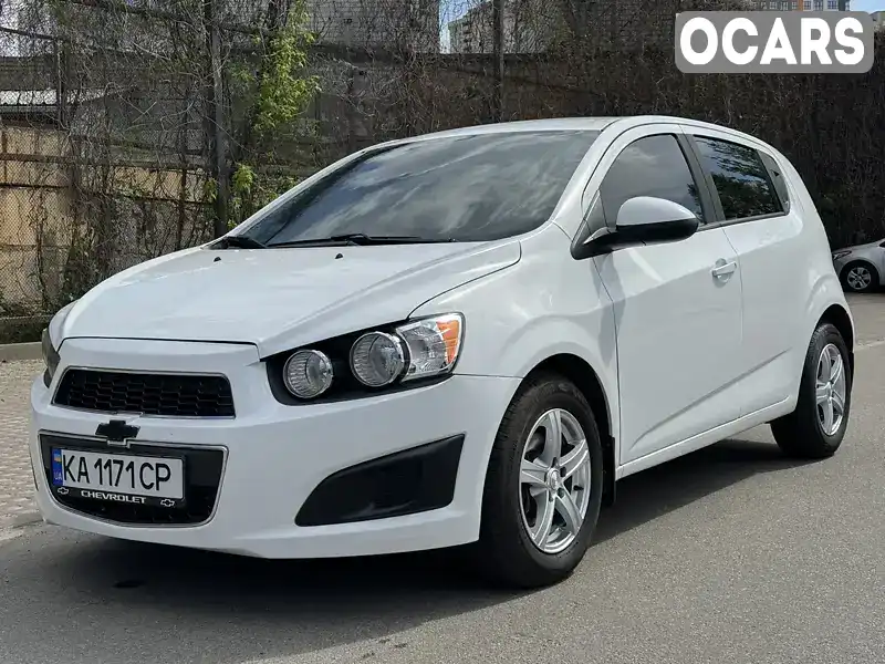 Хэтчбек Chevrolet Sonic 2015 1.8 л. Автомат обл. Киевская, Киев - Фото 1/21