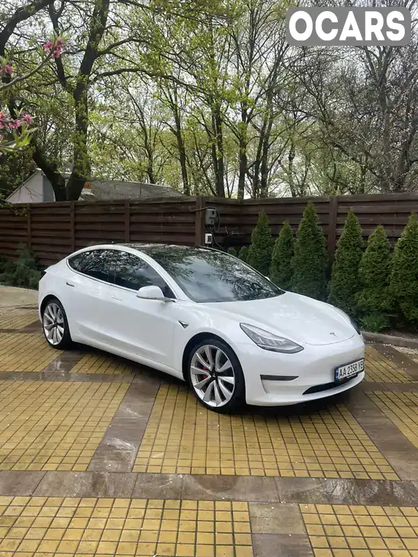 Седан Tesla Model 3 2018 null_content л. Автомат обл. Киевская, Киев - Фото 1/21