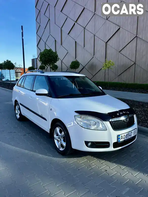 Универсал Skoda Fabia 2009 1.6 л. Ручная / Механика обл. Закарпатская, Мукачево - Фото 1/18