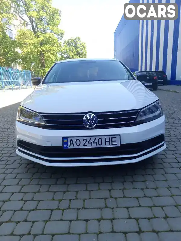 Седан Volkswagen Jetta 2015 1.39 л. Автомат обл. Закарпатская, Ужгород - Фото 1/15