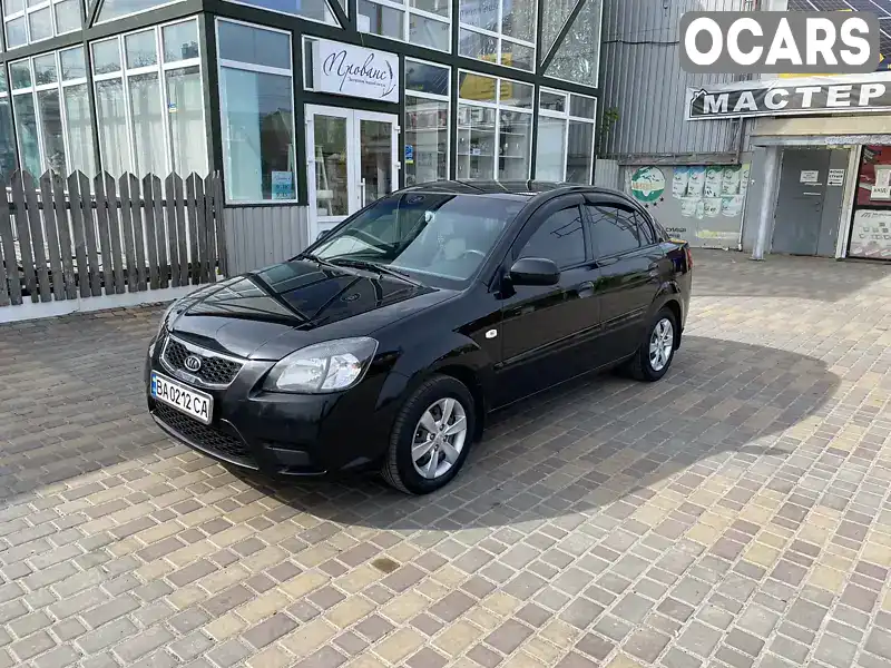 Седан Kia Rio 2010 1.4 л. Ручная / Механика обл. Кировоградская, Кропивницкий (Кировоград) - Фото 1/17