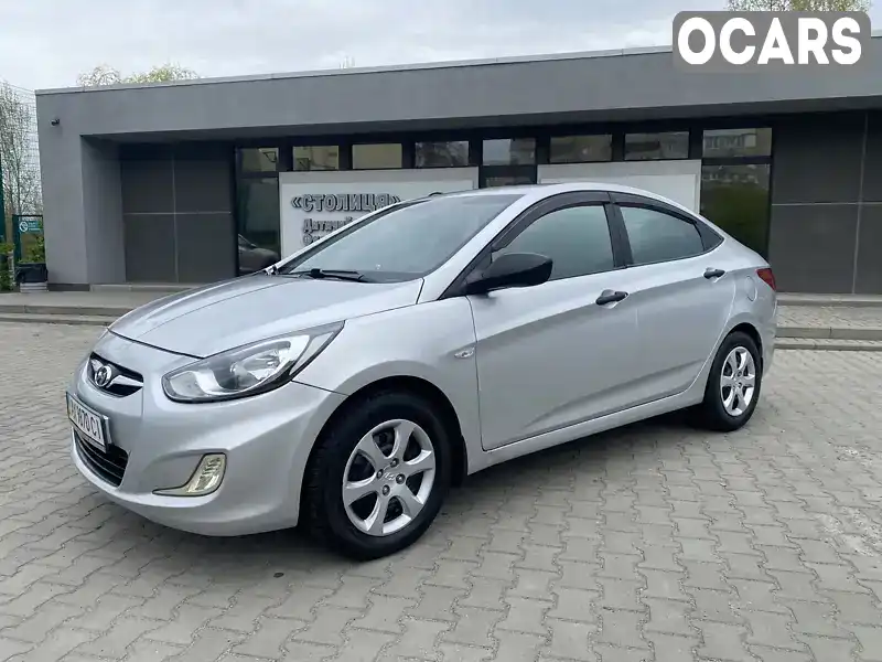 Седан Hyundai Accent 2011 1.4 л. Ручна / Механіка обл. Київська, Київ - Фото 1/21