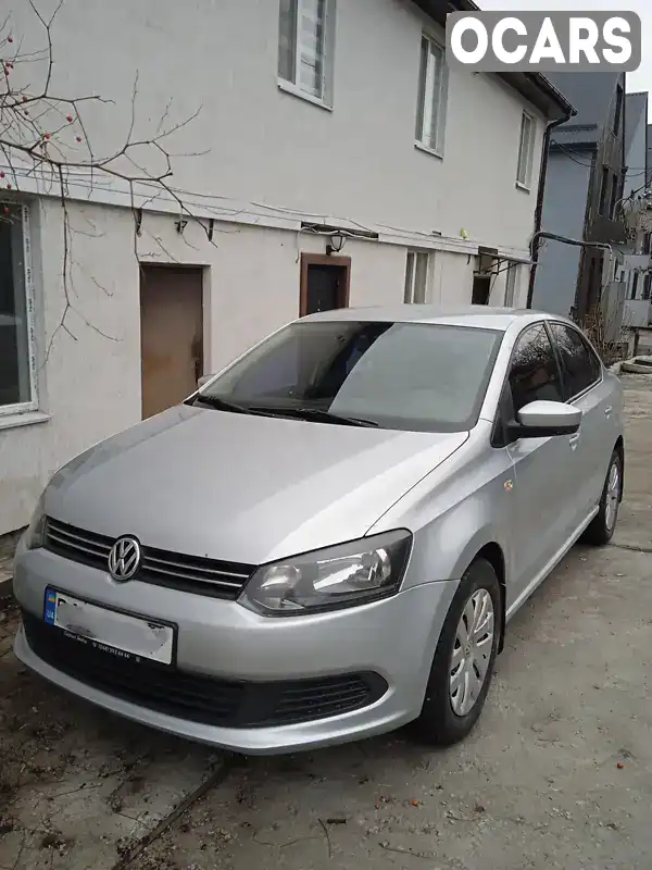 Седан Volkswagen Polo 2011 1.6 л. Автомат обл. Кіровоградська, Кропивницький (Кіровоград) - Фото 1/8