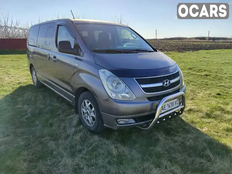 Мінівен Hyundai H-1 2011 2.5 л. Ручна / Механіка обл. Дніпропетровська, Покровське - Фото 1/12