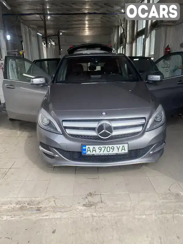 Хетчбек Mercedes-Benz B-Class 2015 null_content л. Автомат обл. Київська, Київ - Фото 1/21