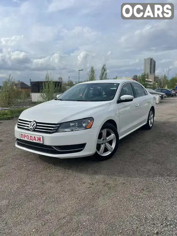 Седан Volkswagen Passat 2013 1.8 л. Автомат обл. Київська, Київ - Фото 1/21