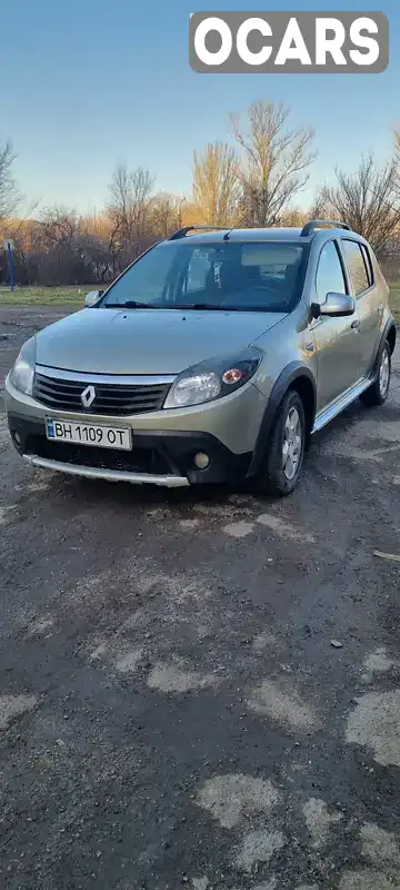 Хетчбек Renault Sandero 2011 1.6 л. Ручна / Механіка обл. Миколаївська, Миколаїв - Фото 1/14