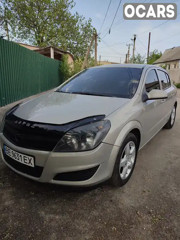 Хэтчбек Opel Astra 2008 1.6 л. Ручная / Механика обл. Николаевская, Вознесенск - Фото 1/17