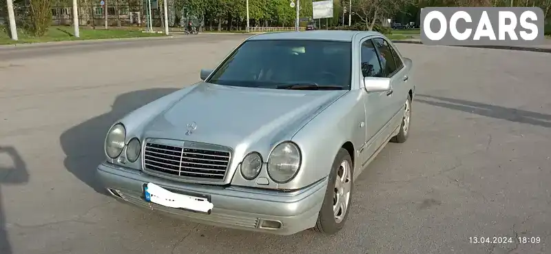 Седан Mercedes-Benz E-Class 1996 4.2 л. Автомат обл. Днепропетровская, Кривой Рог - Фото 1/4