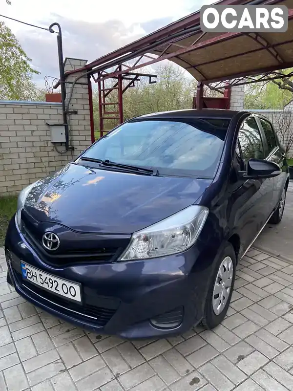 Хэтчбек Toyota Yaris 2012 1 л. Ручная / Механика обл. Сумская, Сумы - Фото 1/9