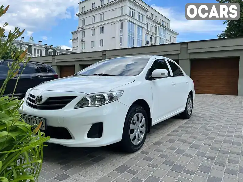 Седан Toyota Corolla 2013 1.3 л. Ручная / Механика обл. Полтавская, Полтава - Фото 1/21