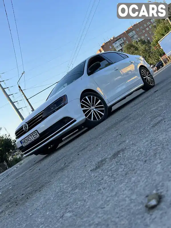 Седан Volkswagen Jetta 2015 1.8 л. Автомат обл. Полтавська, Полтава - Фото 1/21