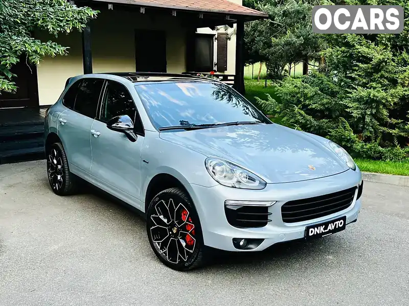 Внедорожник / Кроссовер Porsche Cayenne 2015 3 л. Автомат обл. Киевская, Киев - Фото 1/21