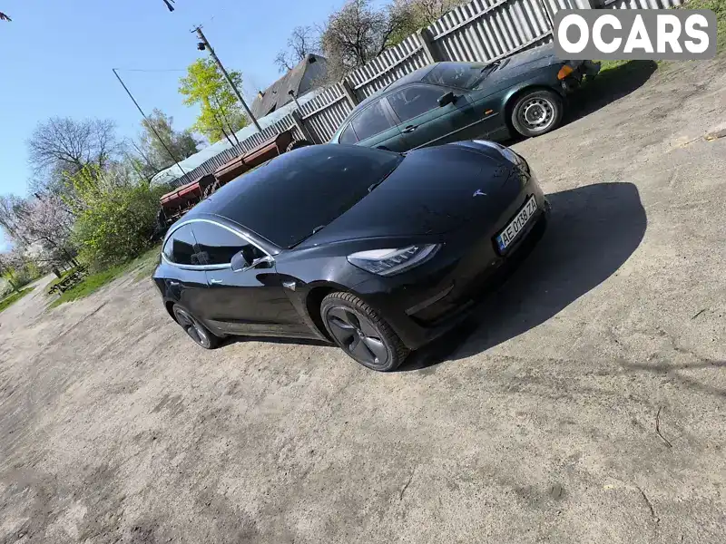 Седан Tesla Model 3 2018 null_content л. обл. Черкаська, Кам'янка - Фото 1/12