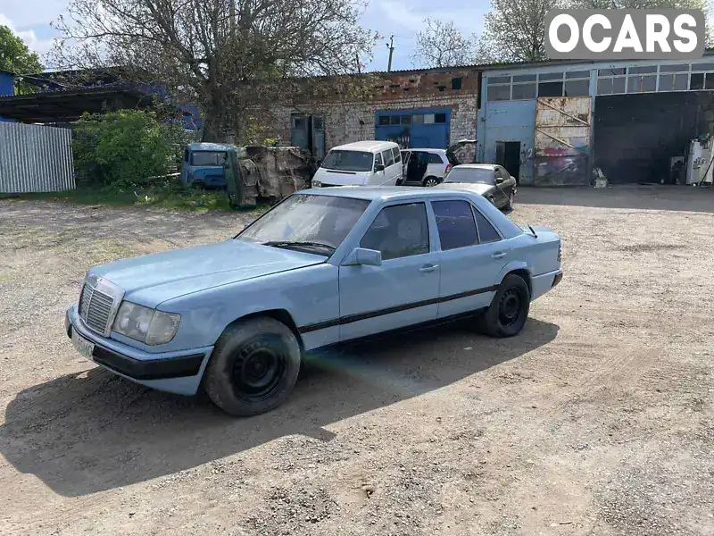 Седан Mercedes-Benz E-Class 1988 2.5 л. Ручная / Механика обл. Черновицкая, Черновцы - Фото 1/9