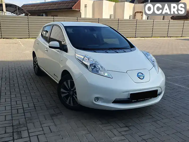 Хэтчбек Nissan Leaf 2016 null_content л. обл. Черкасская, Черкассы - Фото 1/15