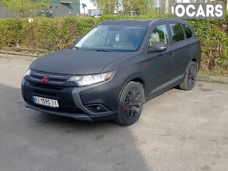 Внедорожник / Кроссовер Mitsubishi Outlander 2015 3 л. Автомат обл. Киевская, Киев - Фото 1/11