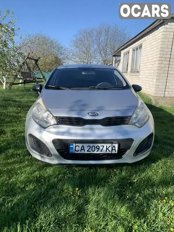 Хэтчбек Kia Rio 2012 1.25 л. Ручная / Механика обл. Черкасская, Шпола - Фото 1/12