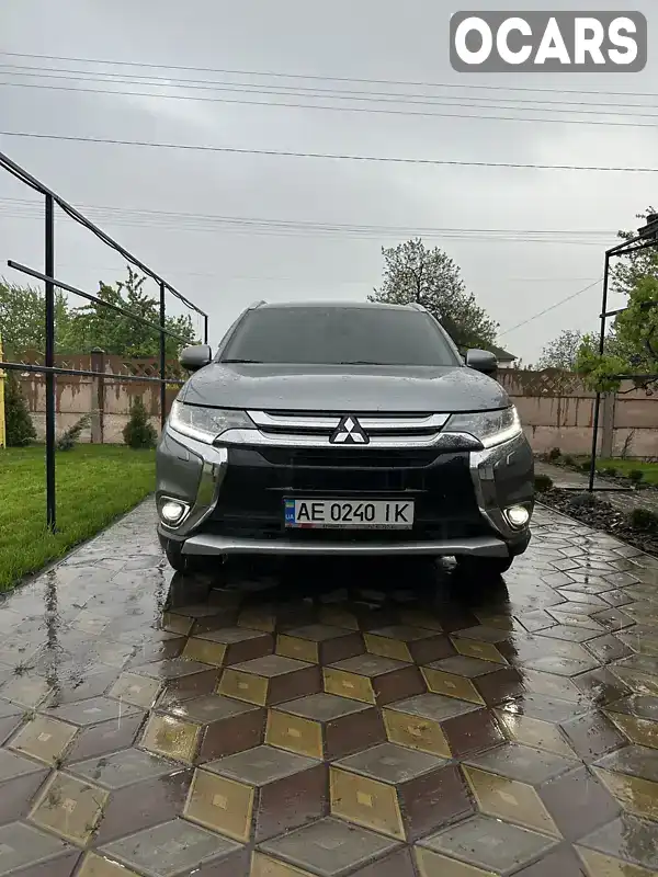 Внедорожник / Кроссовер Mitsubishi Outlander 2017 2.36 л. Вариатор обл. Днепропетровская, Кривой Рог - Фото 1/21