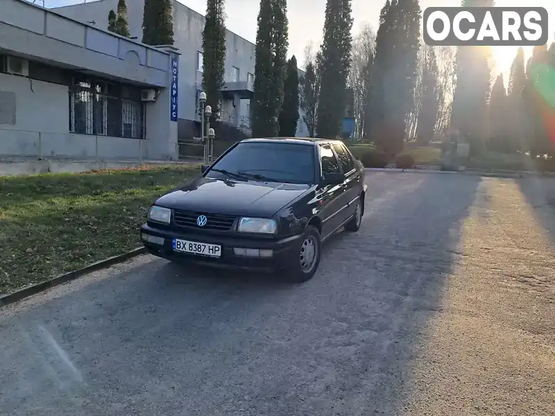 Седан Volkswagen Vento 1995 1.78 л. Ручная / Механика обл. Хмельницкая, Виньковцы - Фото 1/8