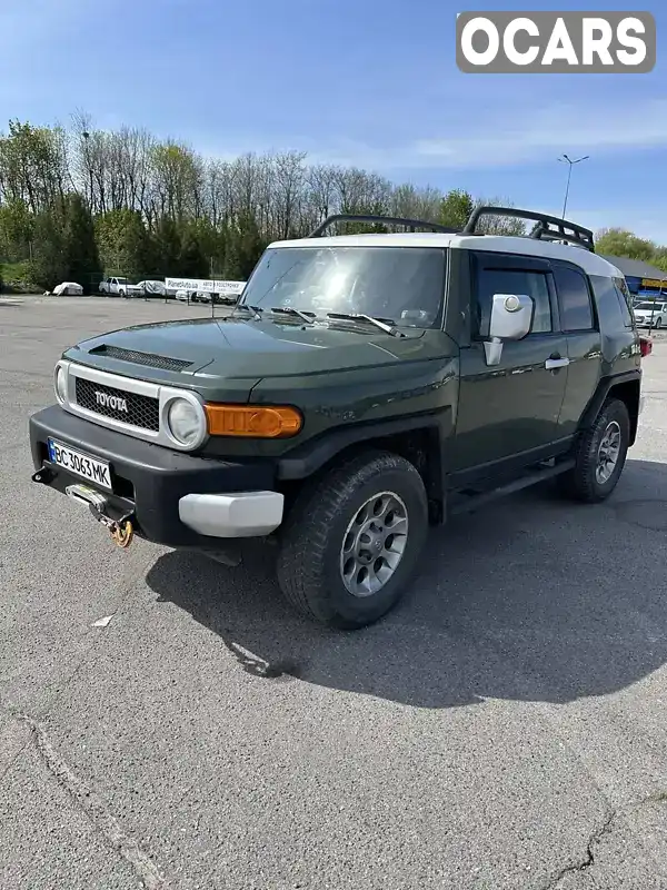 Позашляховик / Кросовер Toyota FJ Cruiser 2012 4 л. Автомат обл. Львівська, Львів - Фото 1/11