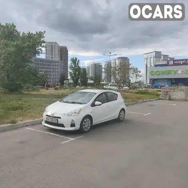 Хетчбек Toyota Prius C 2013 1.5 л. Автомат обл. Київська, Київ - Фото 1/11