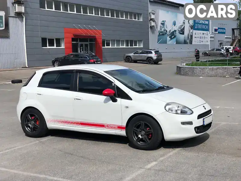 Хетчбек Fiat Grande Punto 2012 1.4 л. Автомат обл. Київська, Київ - Фото 1/21