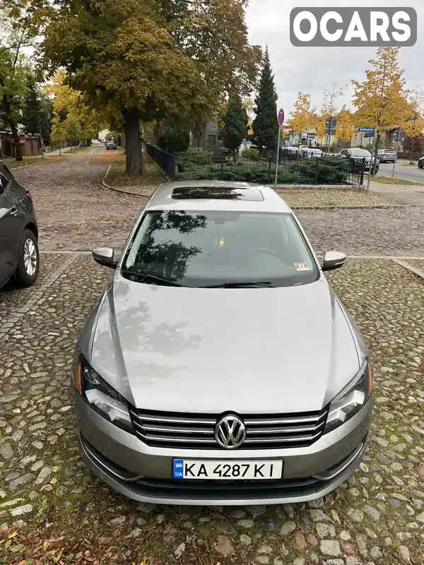 Седан Volkswagen Passat 2013 2.49 л. Автомат обл. Черкаська, Канів - Фото 1/14