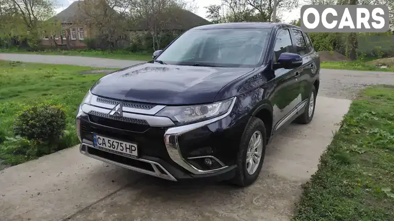 Внедорожник / Кроссовер Mitsubishi Outlander 2019 2 л. Вариатор обл. Черкасская, Чигирин - Фото 1/17