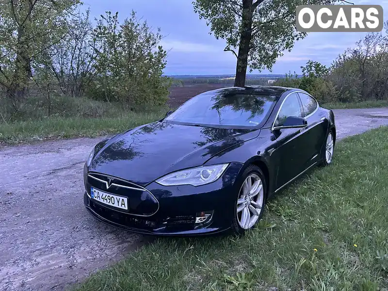 Ліфтбек Tesla Model S 2013 null_content л. Автомат обл. Київська, Вишневе - Фото 1/13