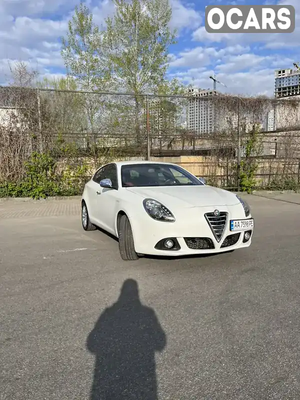 Хетчбек Alfa Romeo Giulietta 2014 1.37 л. Автомат обл. Київська, Київ - Фото 1/21