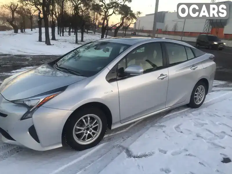 Хэтчбек Toyota Prius 2016 1.8 л. Вариатор обл. Днепропетровская, Днепр (Днепропетровск) - Фото 1/11