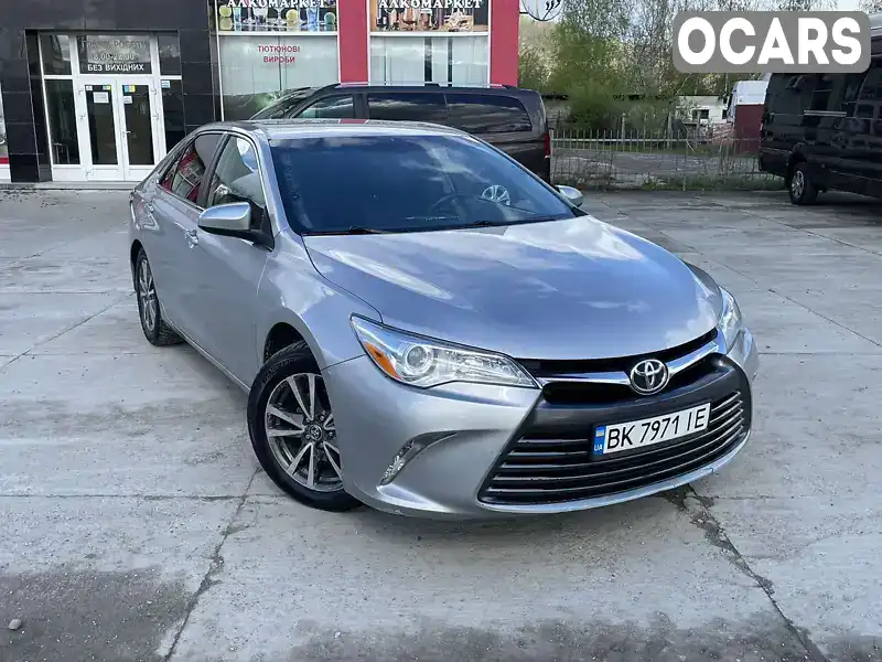 Седан Toyota Camry 2015 2.49 л. Автомат обл. Закарпатская, Тячев - Фото 1/21