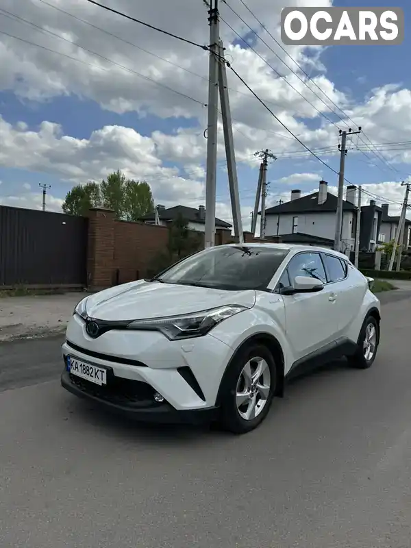 Позашляховик / Кросовер Toyota C-HR 2019 1.8 л. Варіатор обл. Київська, Київ - Фото 1/21