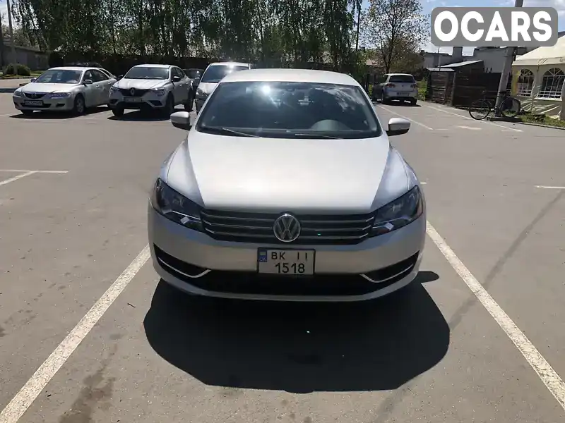 Седан Volkswagen Passat 2014 1.8 л. Автомат обл. Ровенская, Здолбунов - Фото 1/21