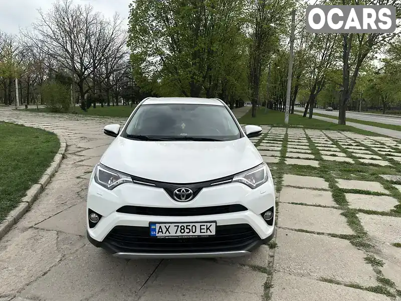 Внедорожник / Кроссовер Toyota RAV4 2016 1.99 л. Вариатор обл. Харьковская, Харьков - Фото 1/21