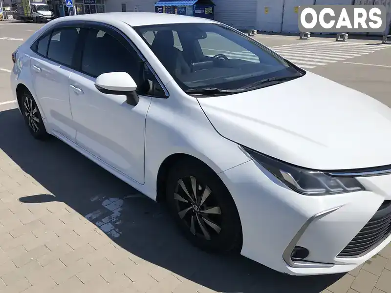 Седан Toyota Corolla 2019 1.6 л. Вариатор обл. Киевская, Киев - Фото 1/3