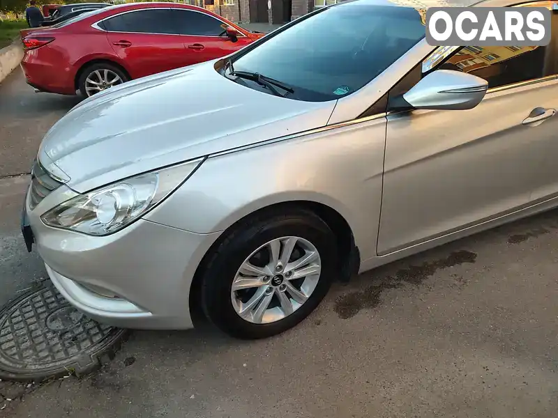 Седан Hyundai Sonata 2012 2 л. обл. Київська, Київ - Фото 1/13