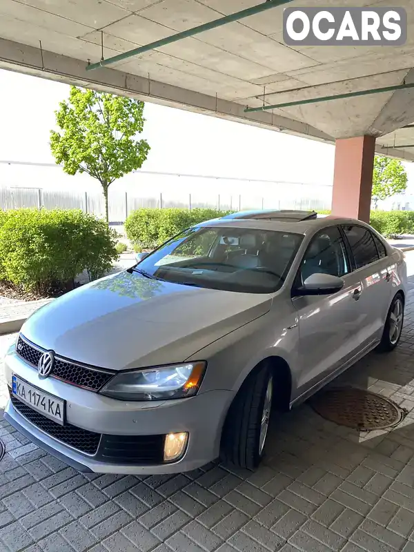 Седан Volkswagen Jetta 2014 2 л. Автомат обл. Київська, Київ - Фото 1/21