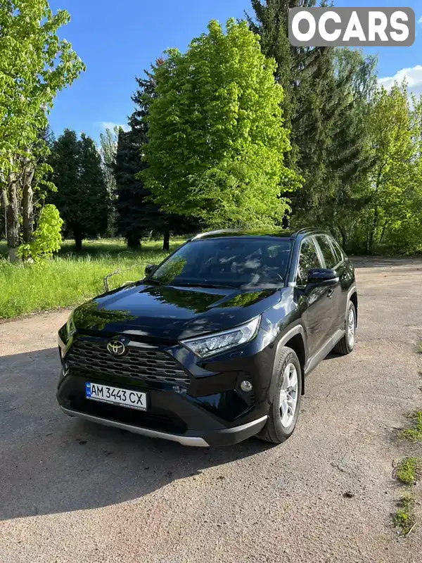 Внедорожник / Кроссовер Toyota RAV4 2020 1.99 л. Вариатор обл. Житомирская, Житомир - Фото 1/16