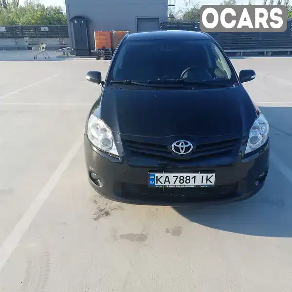 Хетчбек Toyota Auris 2011 1.6 л. обл. Київська, Київ - Фото 1/4