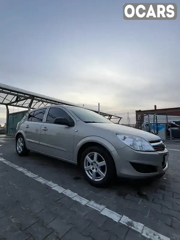 Хэтчбек Opel Astra 2008 1.6 л. Ручная / Механика обл. Киевская, Ирпень - Фото 1/21